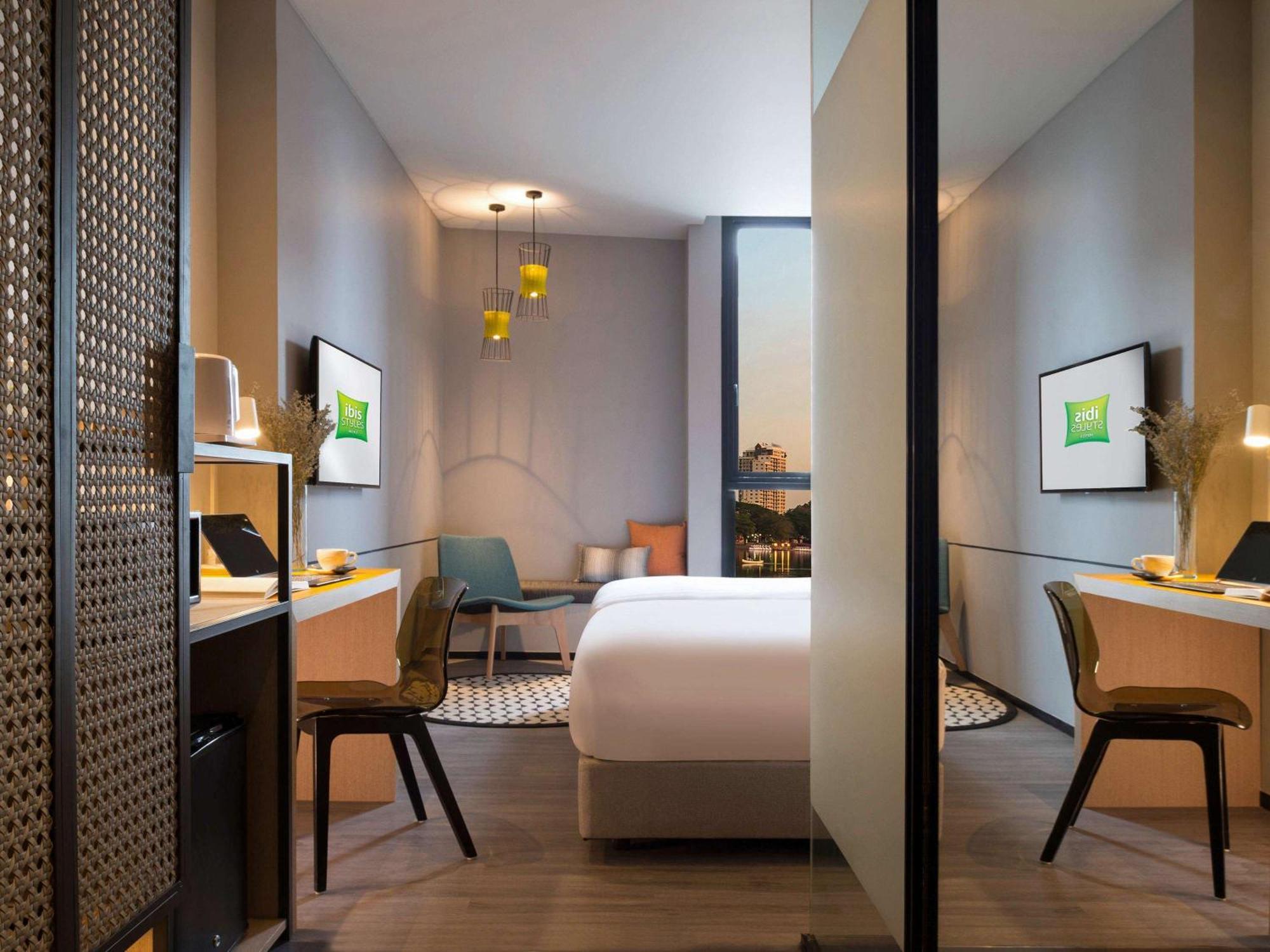 Ibis Styles Bangkok Sukhumvit Phra Khanong Exterior photo